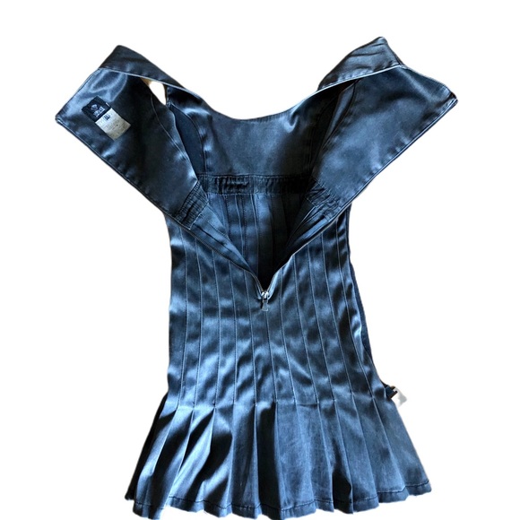 ONE DAY Versace stretch satin dress A jaw dropper! - Picture 3 of 8